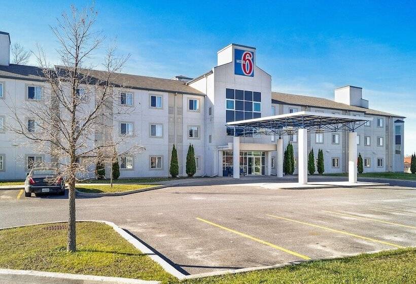 Motel 6peterborough, On