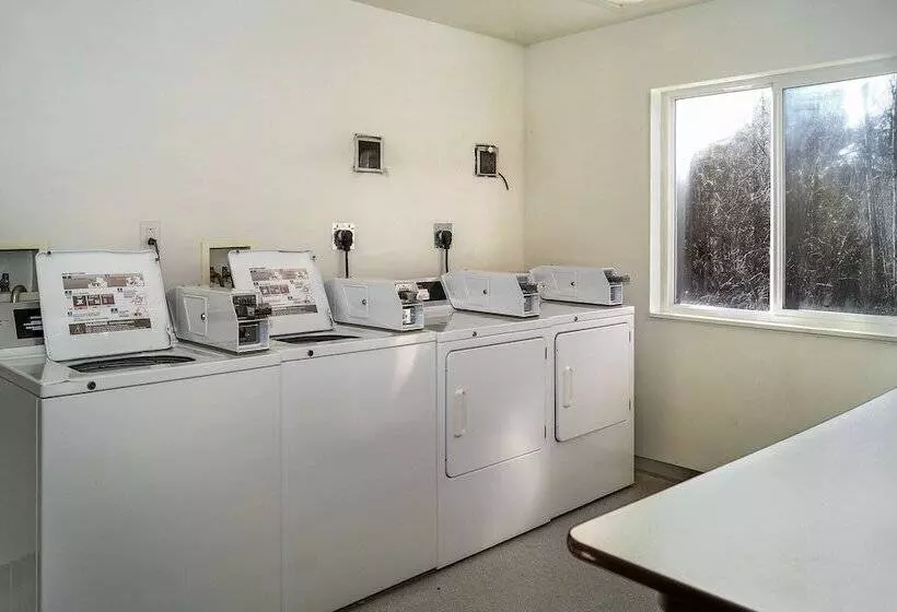 Motel 6peterborough, On