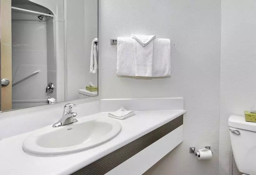 Motel 6peterborough, On