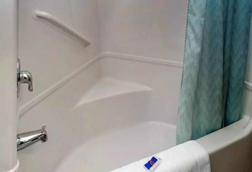 Motel 6peterborough, On