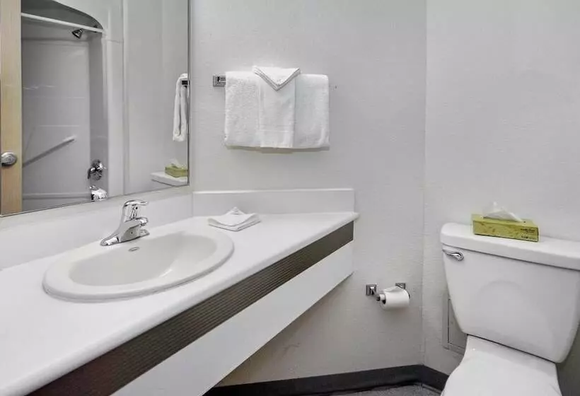 Motel 6peterborough, On