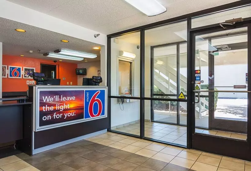 Motel 6tucker, Ga  Atlanta Northeast