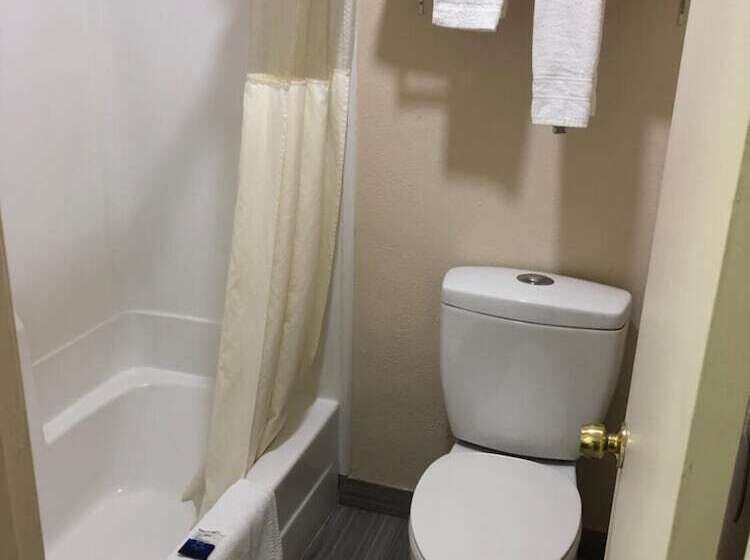 モーテル Crossroads Inn