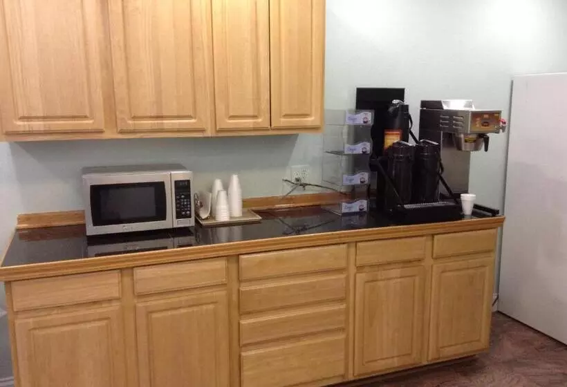 汽车旅馆 Crossroads Inn