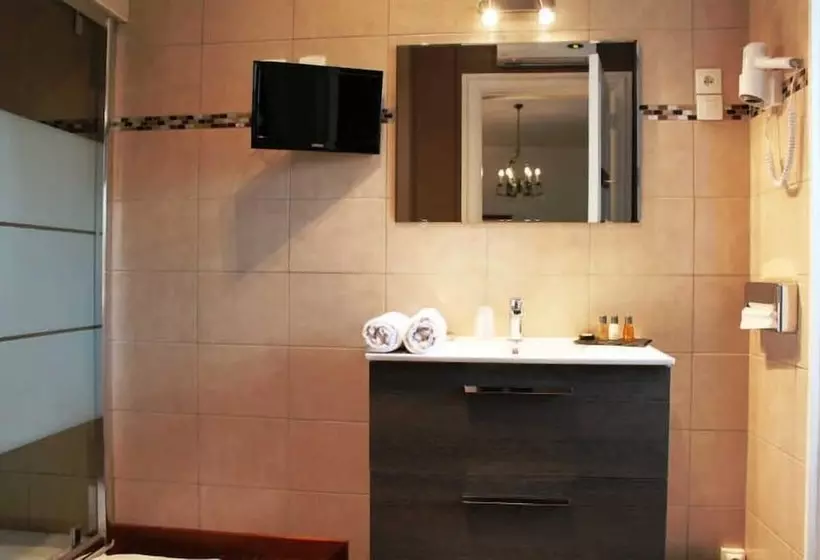 Residence Et Chambres D Hotes De La Porte D Arras