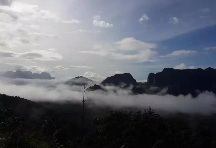 هتل Khao Sok Country Resort