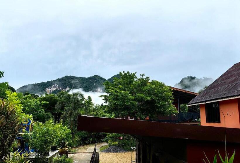 Отель Khao Sok Country Resort