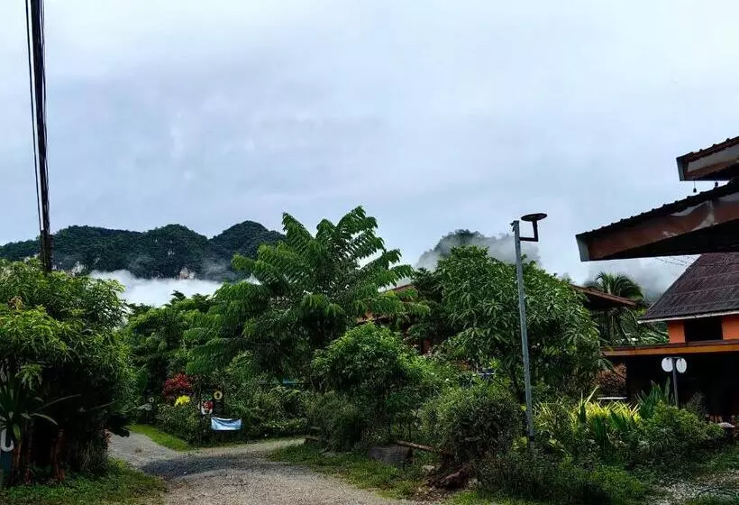 هتل Khao Sok Country Resort