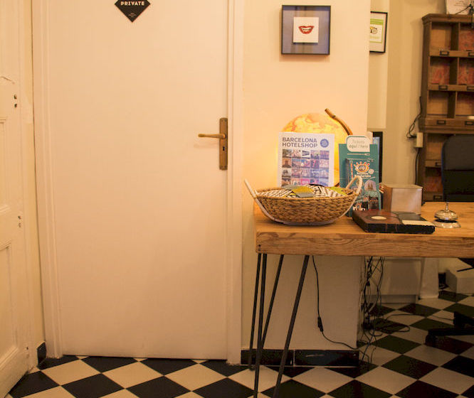 تختخواب و صبحانه Bed&Breakfast Brun Barcelona