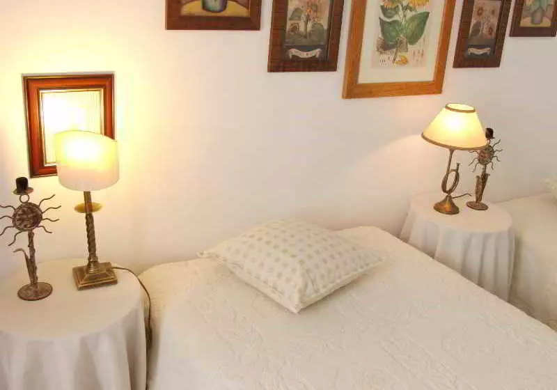 تختخواب و صبحانه Casa das Colunas