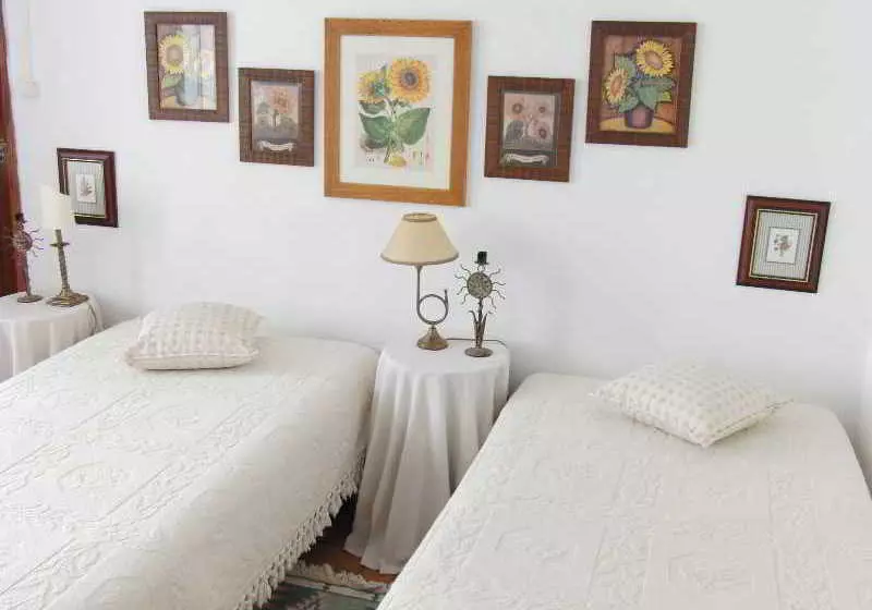 تختخواب و صبحانه Casa das Colunas