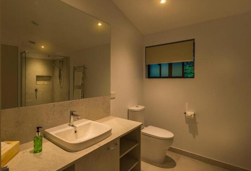 Bright Mystic Valley