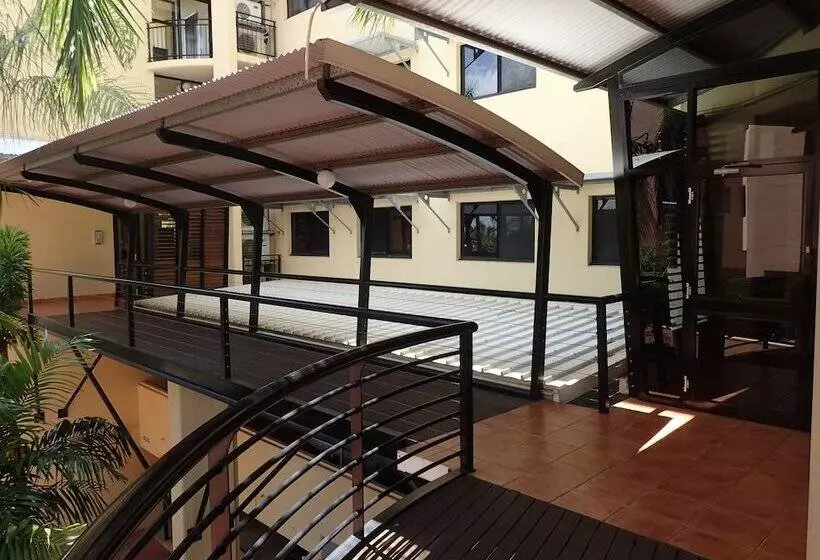 Darwin Deluxe Apartments