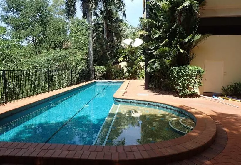 Darwin Deluxe Apartments