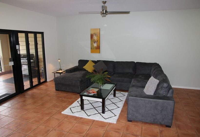 Darwin Deluxe Apartments