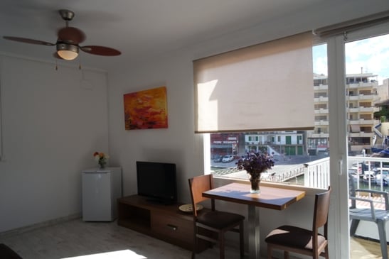 هتل Es Nautico Suites