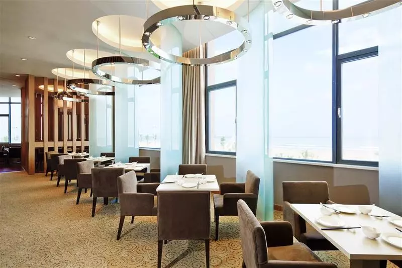 Отель Aloft Haiyang