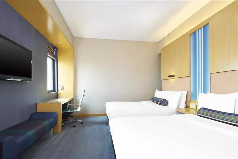 Отель Aloft Haiyang