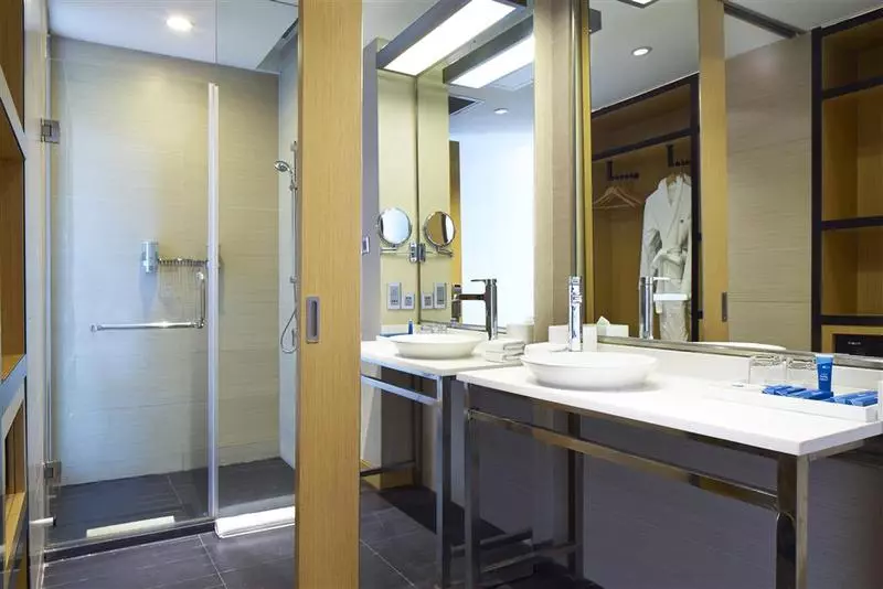 Отель Aloft Haiyang