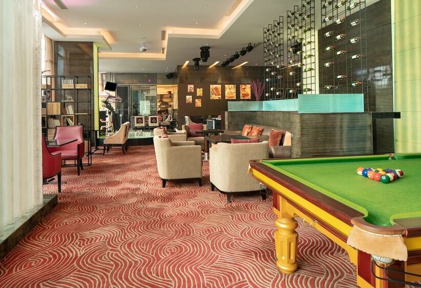 בית מלון כפרי Holiday Inn Nanchang Riverside By Ihg