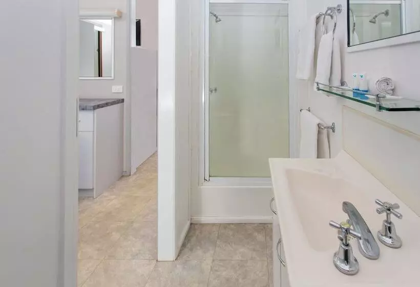 Отель Ingenia Holidays Noosa North