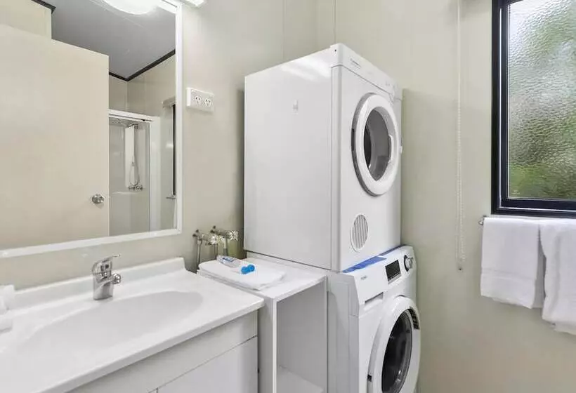 Отель Ingenia Holidays Noosa North