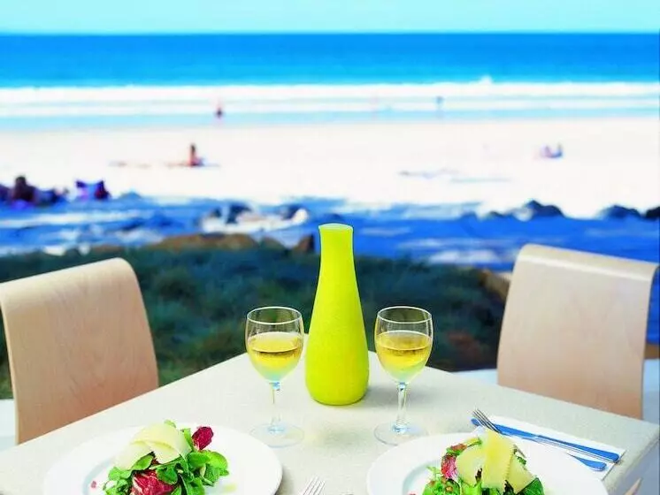 Отель Ingenia Holidays Noosa North