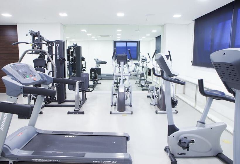 ホテル Intercity Brasilia Led Aguas Claras