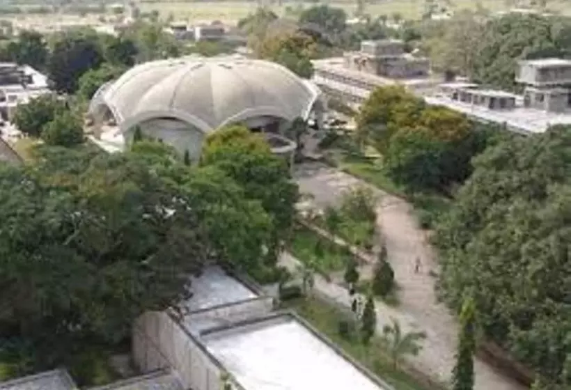 هتل Best Western Jangwani Sea Breeze Resort