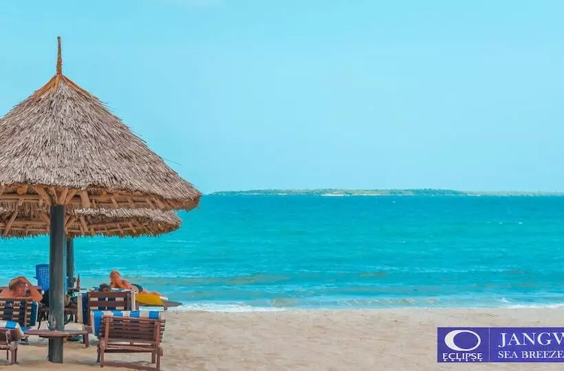 هتل Best Western Jangwani Sea Breeze Resort