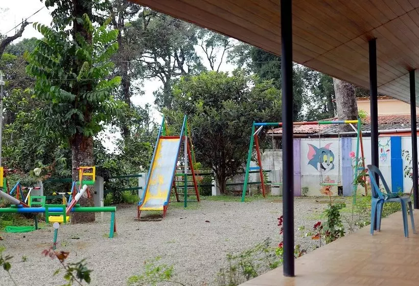 Hotelli Seven Springs Resort