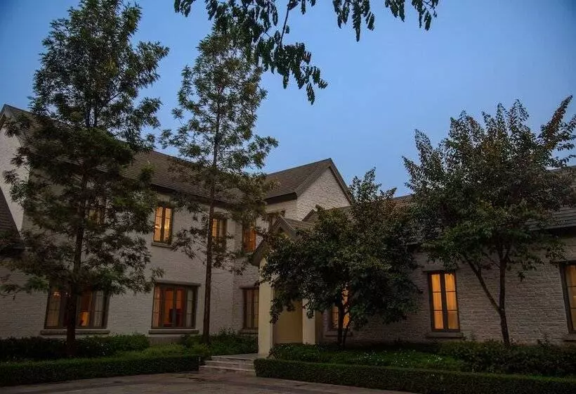 בית מלון כפרי Thames Valley Khao Yai   Sha Plus