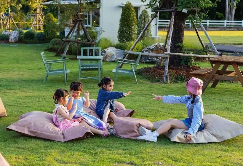 בית מלון כפרי Thames Valley Khao Yai   Sha Plus