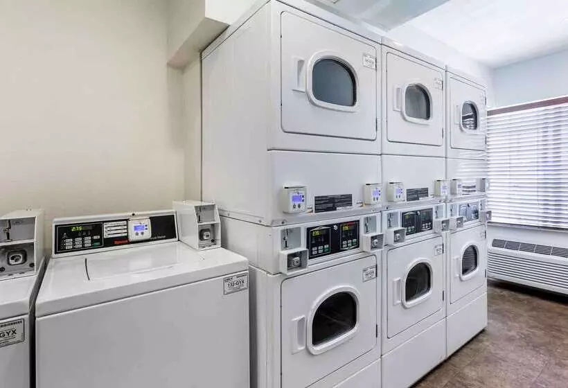 Hotelli Extended Stay America Select Suites   Akron   South