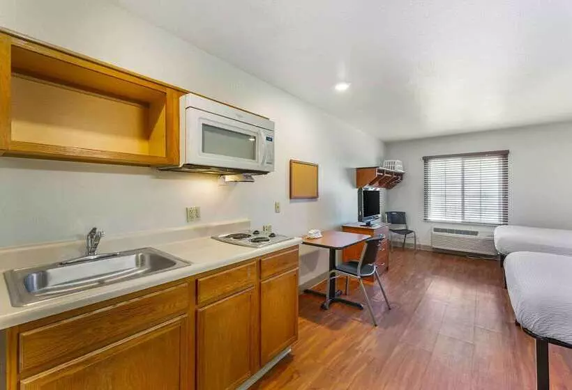 Hotelli Extended Stay America Select Suites   Akron   South