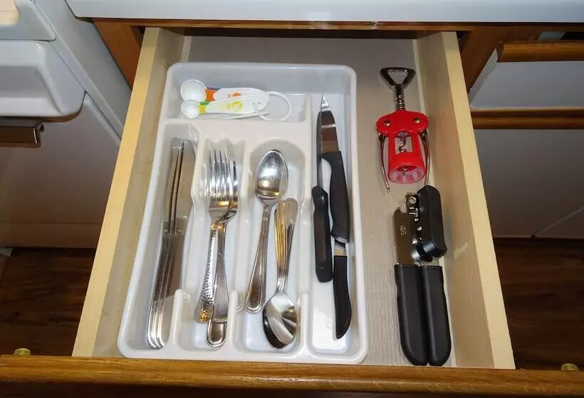 모텔 Affordable Corporate Suites Of Salem