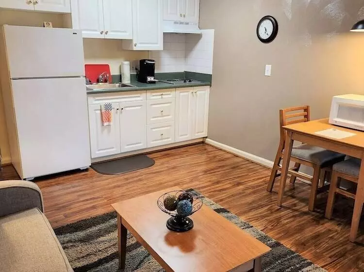 모텔 Affordable Corporate Suites Of Salem