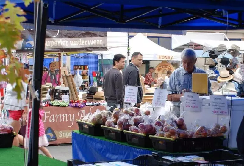 汽车旅馆  Century Park