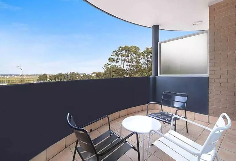 Sydney Airport Suites