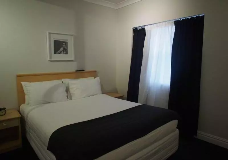 Sydney Airport Suites