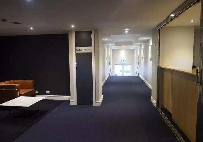 Sydney Airport Suites
