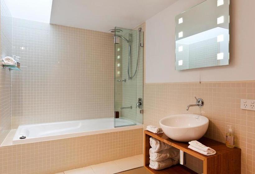 Twofourtwo Boutique Apartments