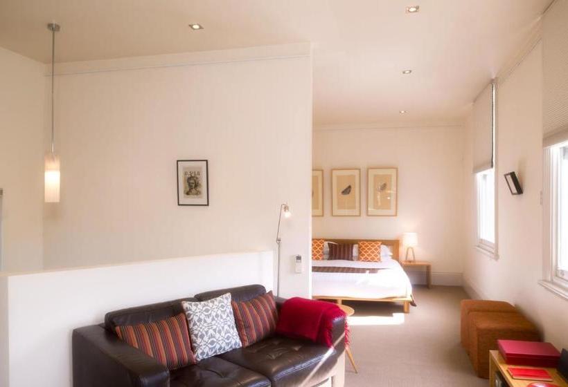 Twofourtwo Boutique Apartments