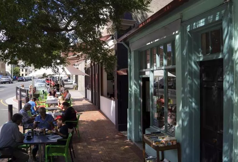 Twofourtwo Boutique Apartments