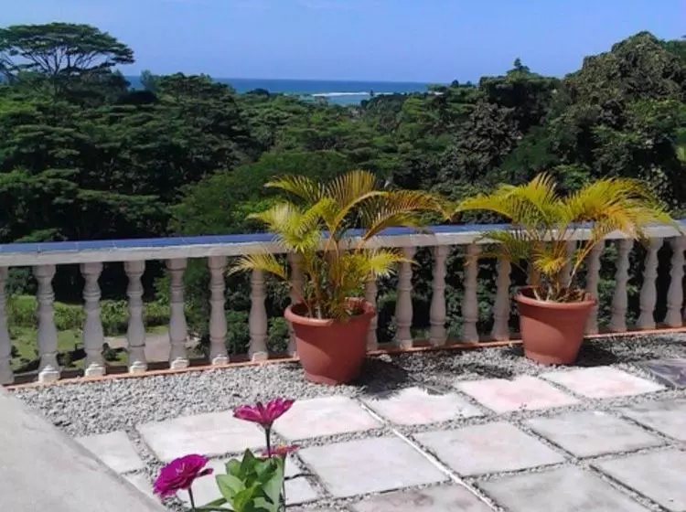 تختخواب و صبحانه Lime Hill Lodge