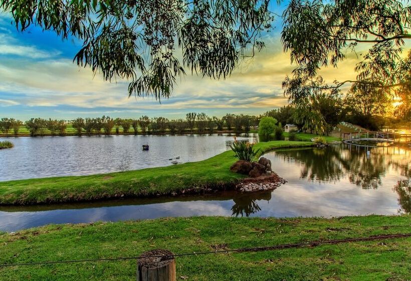 Bed & Breakfast Stonewell Cottages And Vineyards