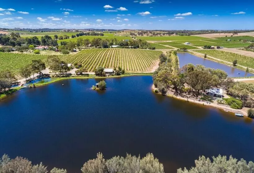 Bed and Breakfast Stonewell Cottages And Vineyards