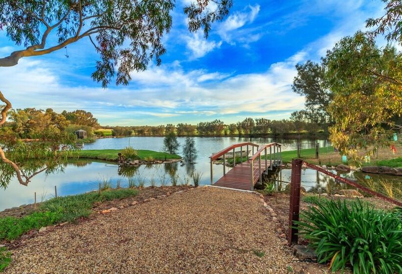 Bed & Breakfast Stonewell Cottages And Vineyards