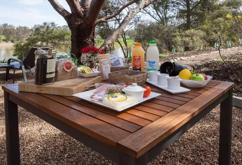 Bed and Breakfast Stonewell Cottages And Vineyards