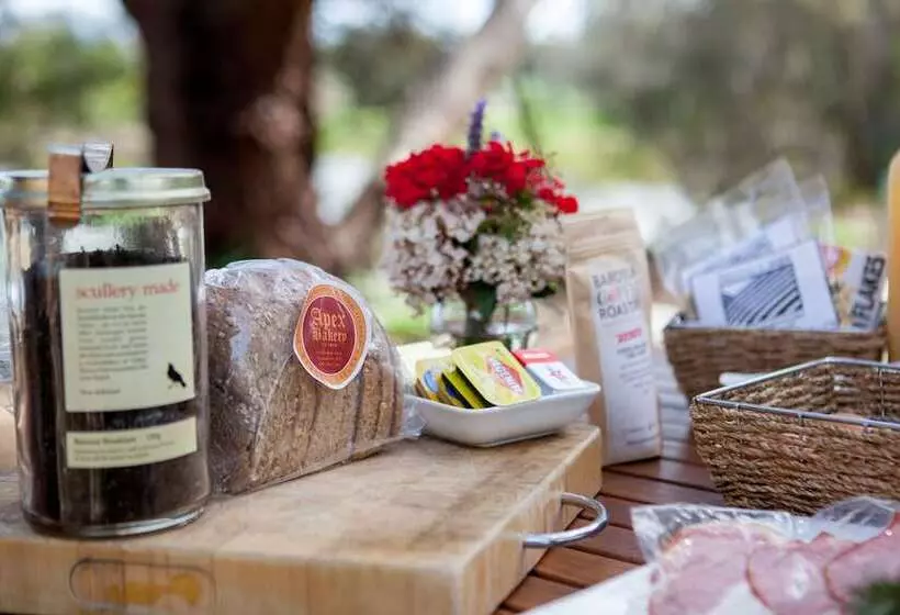 Bed and Breakfast Stonewell Cottages And Vineyards